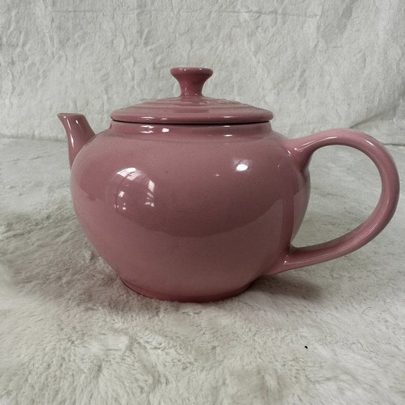 Le Creuset Classic Stoneware Teapot Chiffon HTF Pink Collectible color - Picture 2 of 12